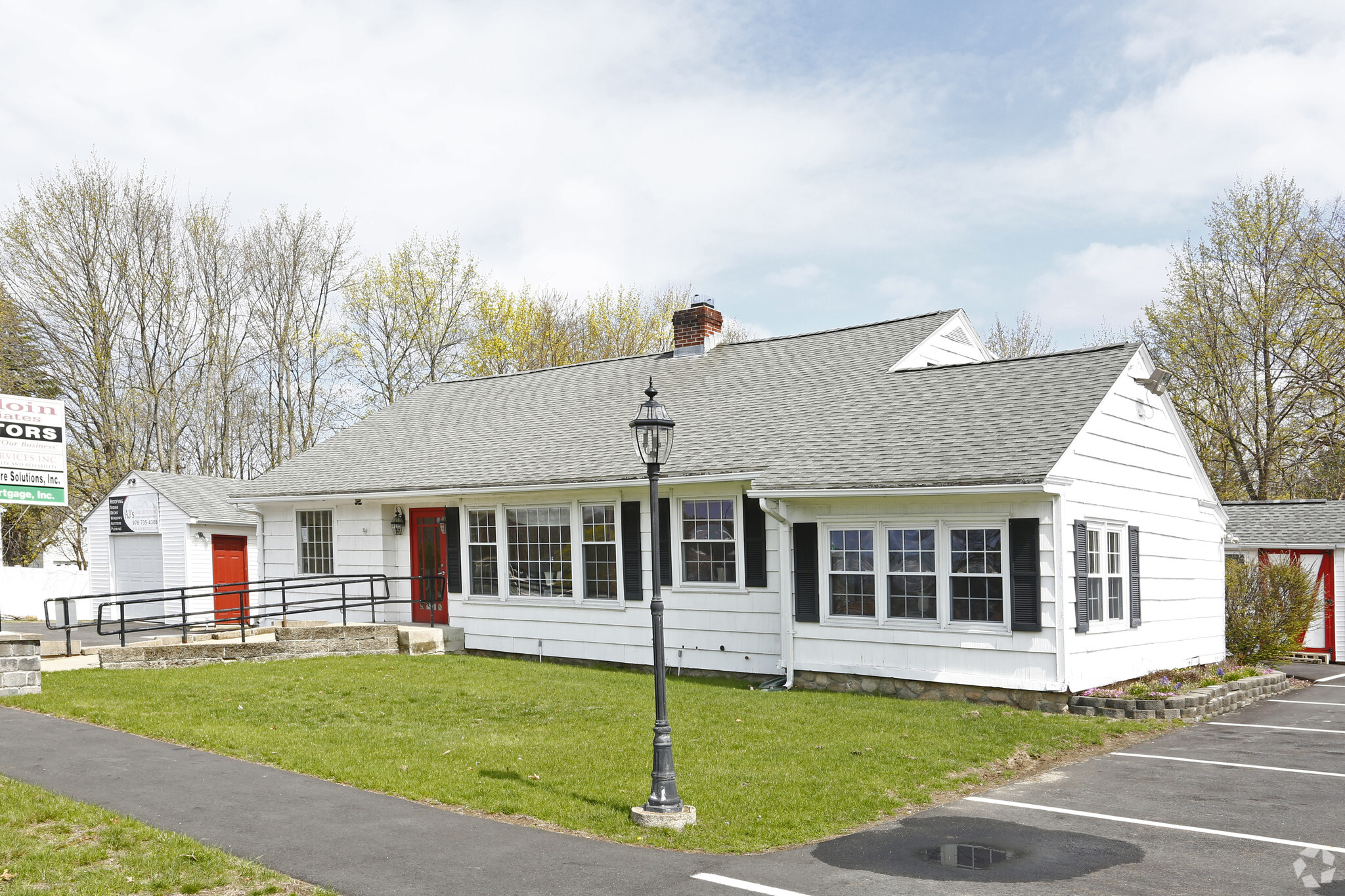 1565 Lakeview Ave, Dracut, MA for lease Building Photo- Image 1 of 4