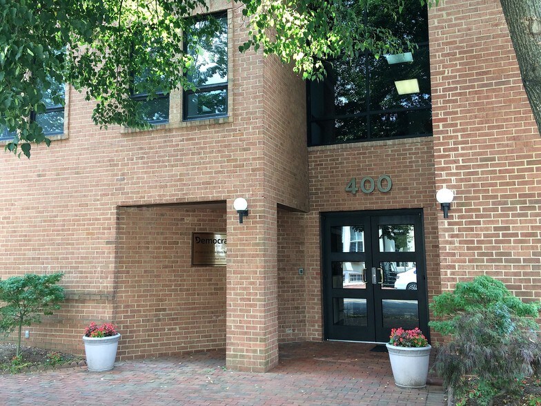 400 N Columbus St, Alexandria, VA for lease - Building Photo - Image 1 of 1