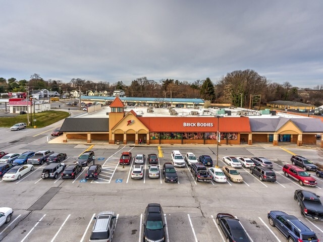 128-152 Chartley Dr, Reisterstown, MD for sale - Building Photo - Image 3 of 10