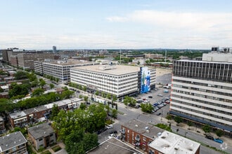 99 Rue Chabanel O, Montréal, QC - Aerial  map view