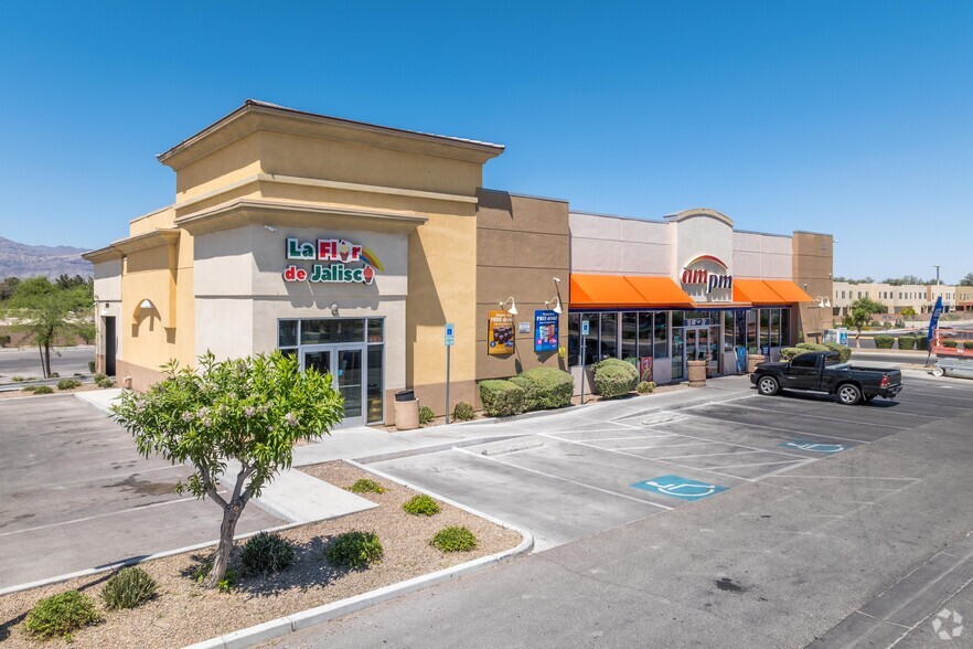 330 W Centennial Pky, North Las Vegas, NV for lease - Primary Photo - Image 1 of 6