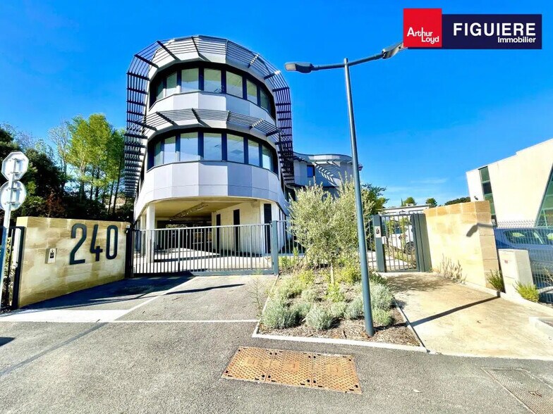Office in Aix-en-Provence for lease - Building Photo - Image 1 of 6