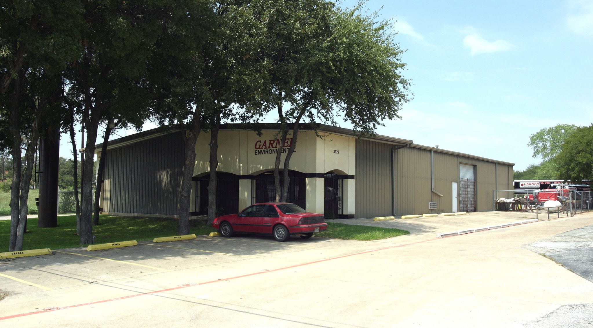 3929 E California Pky, Forest Hill, TX for lease Primary Photo- Image 1 of 16