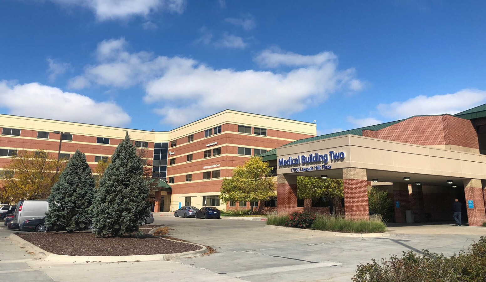 17030 Lakeside Hills Plz, Omaha, NE, 68130 Medical Property For Lease