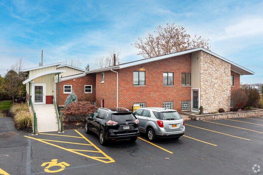 40 Wildbriar Rd, Rochester, NY for sale - Primary Photo - Image 1 of 1