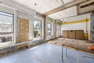 3744 82nd St, Jackson Heights, NY for lease Interior Photo- Image 2 of 8