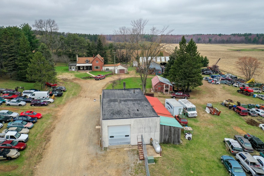 N2185 County Rd W, New London, WI 54961