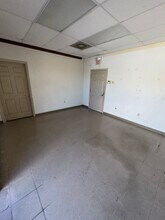 909 N Nolan River Rd, Cleburne, TX for lease Interior Photo- Image 1 of 5