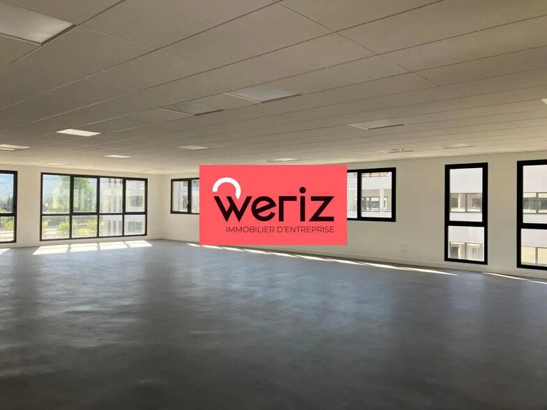 Office in Aubagne for lease - Interior Photo - Image 2 of 14