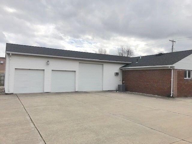 3545 Navarre Ave, Oregon, OH for sale - Building Photo - Image 1 of 1