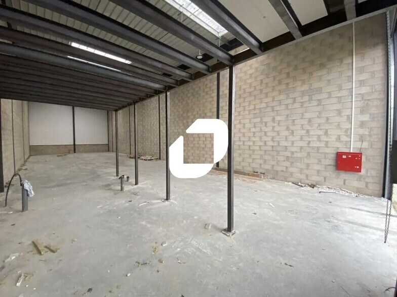 Office in Éragny for lease - Building Photo - Image 3 of 5