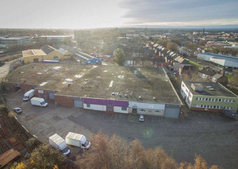 Eastmount Rd, Darlington for lease - Primary Photo - Image 1 of 2