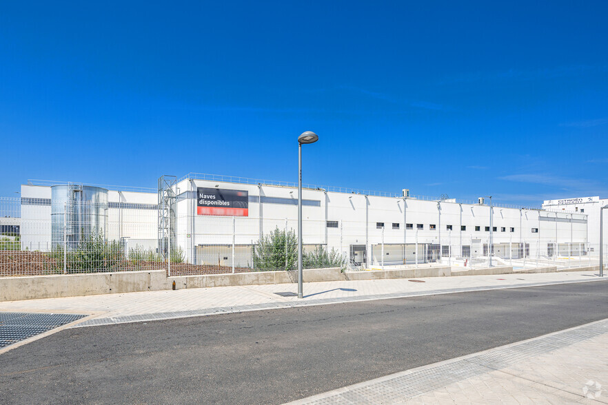 Industrial in Madrid, Madrid for lease - Building Photo - Image 2 of 3