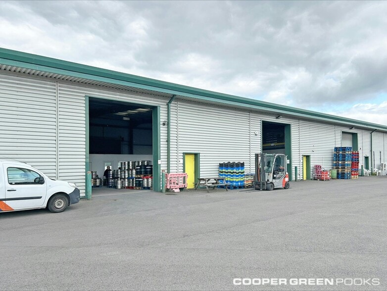 Units 2A-C Archers Way, Knights Way, Shrewsbury for lease - Building Photo - Image 3 of 3