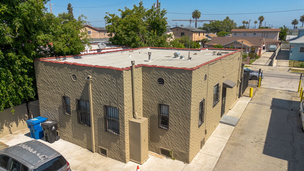 820 W 95th St, Los Angeles, CA for sale - Building Photo - Image 3 of 19
