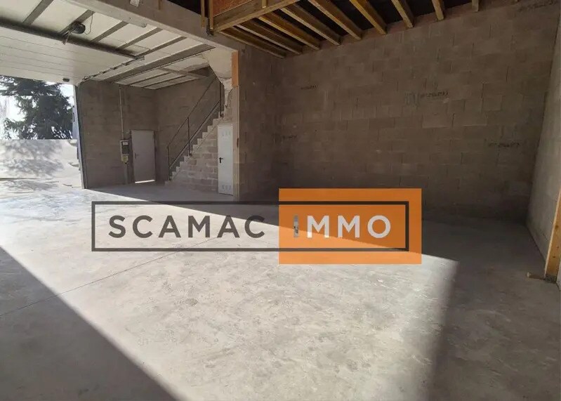Industrial in Compans for lease - Building Photo - Image 1 of 4