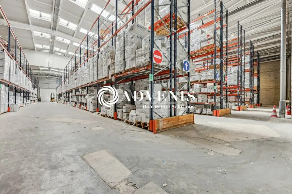 Industrial in Chelles for sale Interior Photo- Image 1 of 13