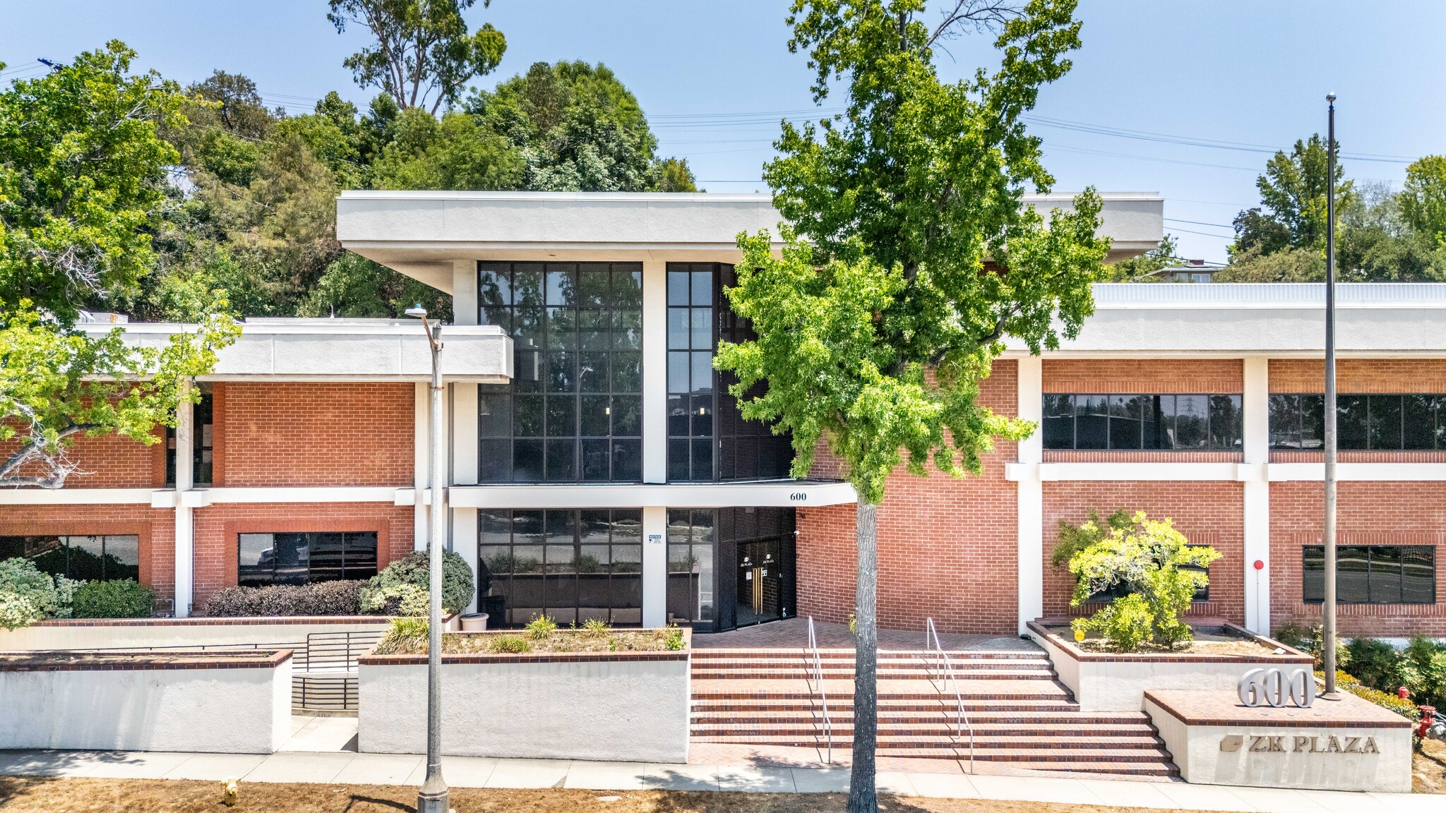 600 N Rosemead Blvd, Pasadena, CA for sale Building Photo- Image 1 of 47