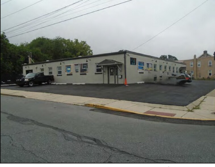 202 S 6th St, Emmaus, PA for lease - Building Photo - Image 1 of 5