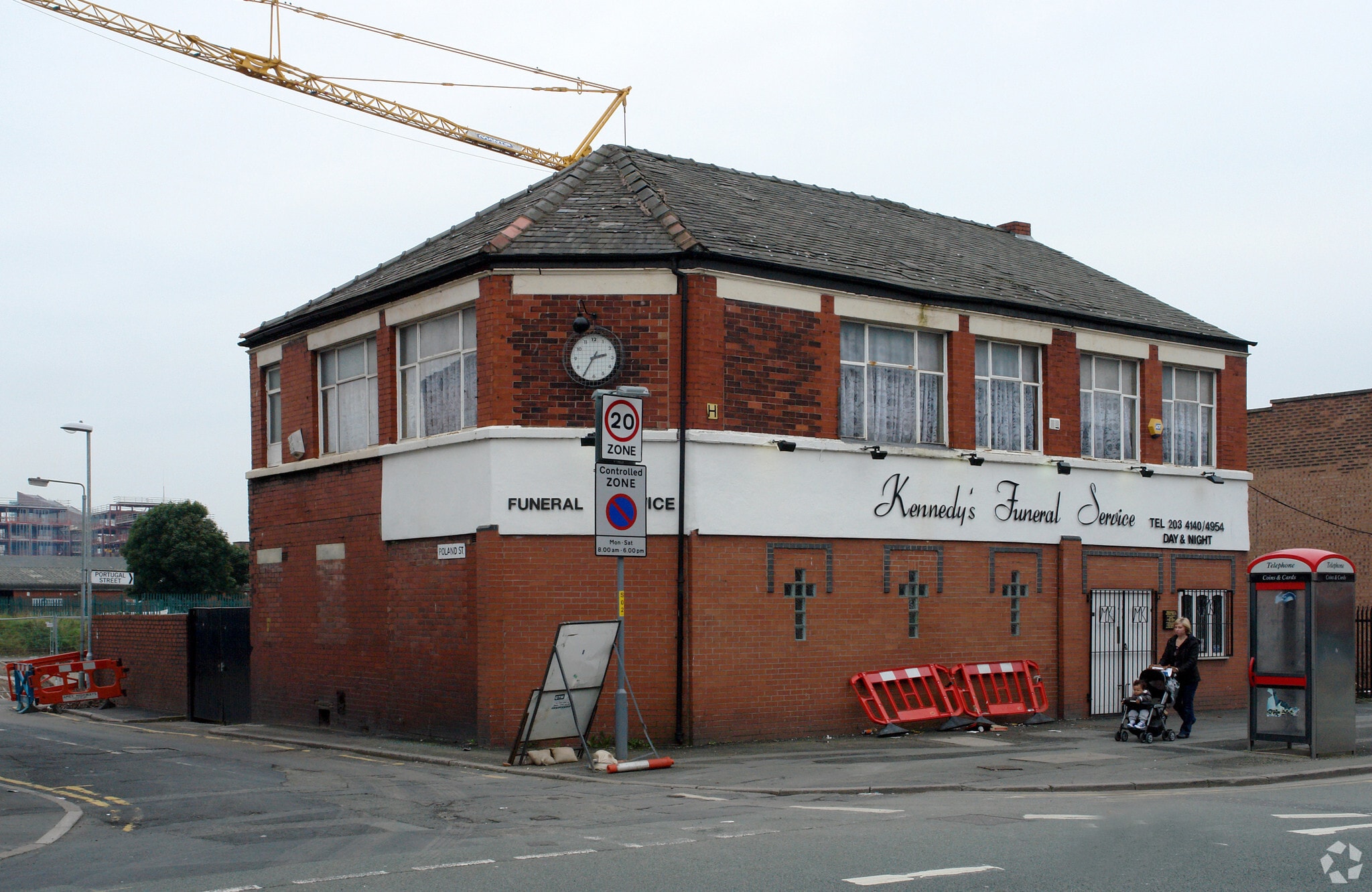 156-160 Oldham Rd, Manchester for lease Primary Photo- Image 1 of 4