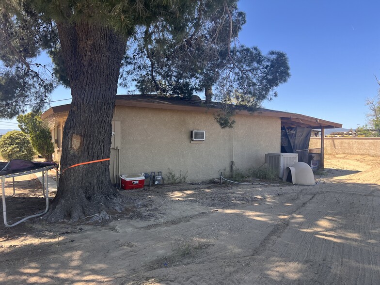 42155 8th St E, Lancaster, CA for lease - Primary Photo - Image 1 of 6