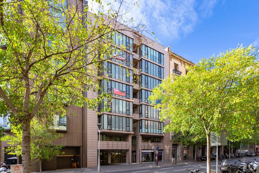 Carrer de Pau Claris, 95, Barcelona, Barcelona for sale - Building Photo - Image 3 of 3