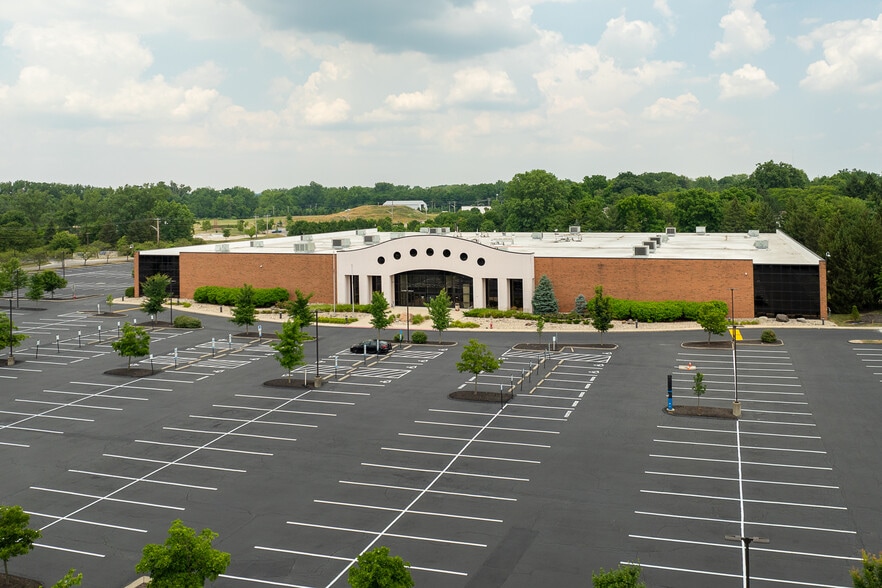 220 W Schrock Rd, Westerville, OH for lease - Building Photo - Image 2 of 12