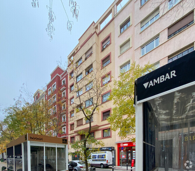 Retail in Madrid, MAD for lease - Building Photo - Image 2 of 2