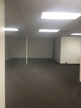 20301 Ventura Blvd, Woodland Hills, CA for lease Interior Photo- Image 2 of 3