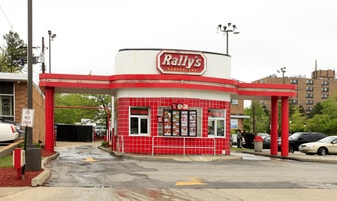 Rally's Hamburgers - Drive Through Restaurant