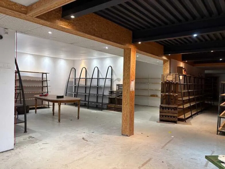 Retail in Lambersart for lease - Interior Photo - Image 3 of 4