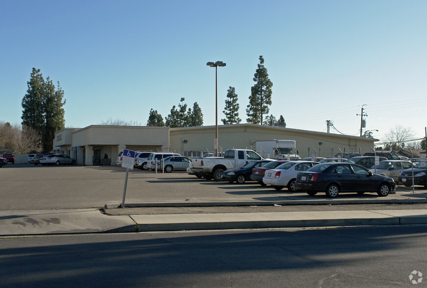 720 E Yosemite Ave, Madera, CA for sale - Primary Photo - Image 1 of 1