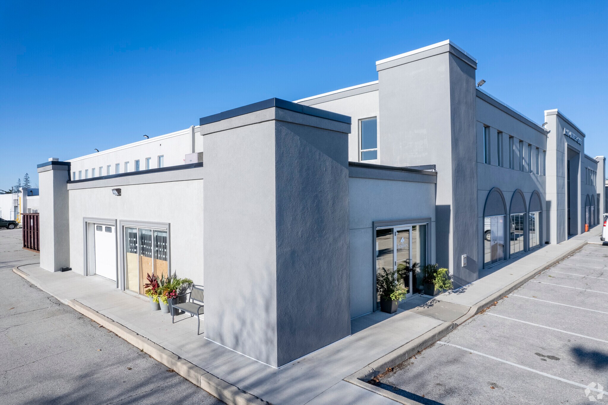 1160 Blair Rd, Burlington, ON for lease Primary Photo- Image 1 of 6