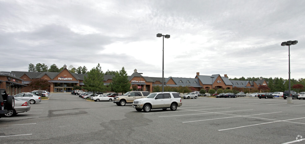 4900-4970 Monticello Ave, Williamsburg, VA for lease - Building Photo - Image 1 of 6