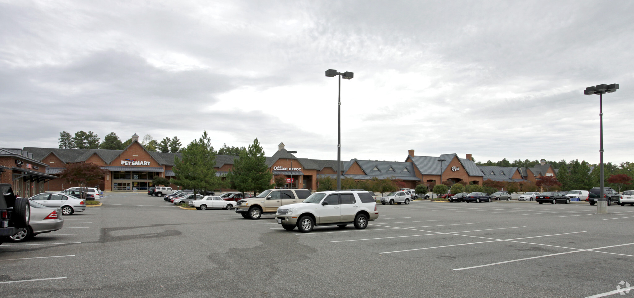 4900-4970 Monticello Ave, Williamsburg, VA for lease Building Photo- Image 1 of 7