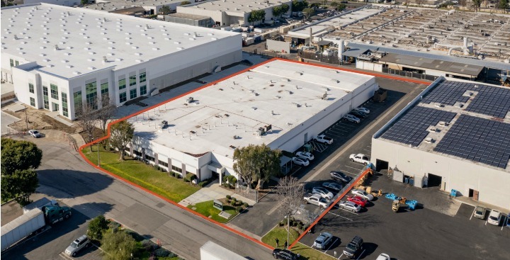 12601 Industry St, Garden Grove, CA for lease - Building Photo - Image 2 of 3