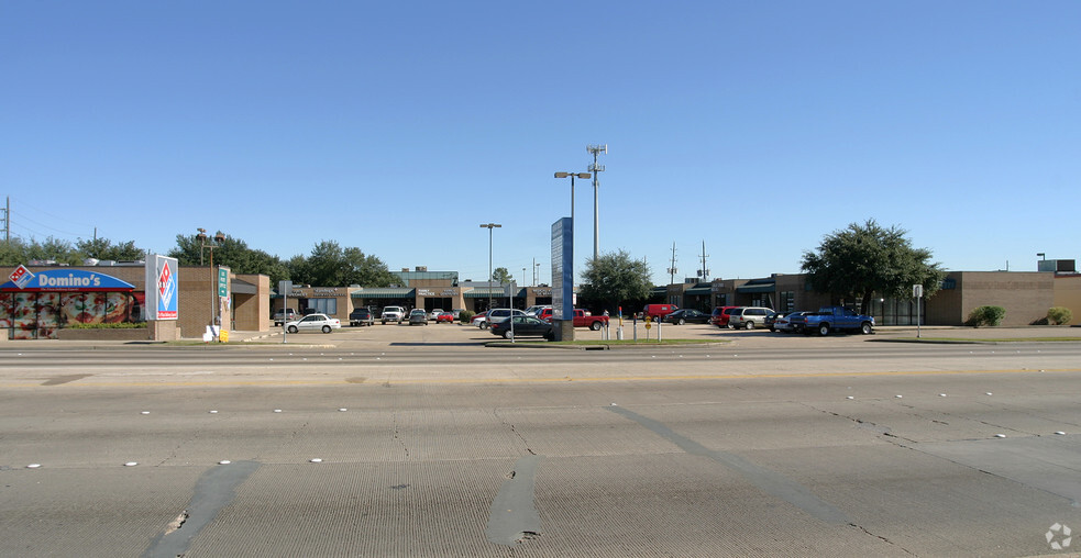 4500-4600 Highway 6 N, Houston, TX for lease - Building Photo - Image 1 of 8