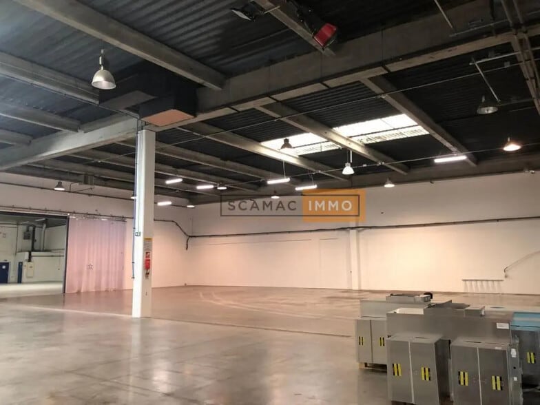 Office in Gennevilliers for lease - Building Photo - Image 1 of 7