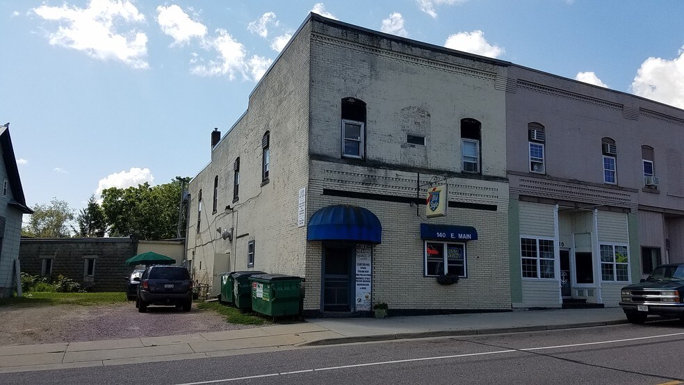 140 E Main St, Merrimac, WI 53561