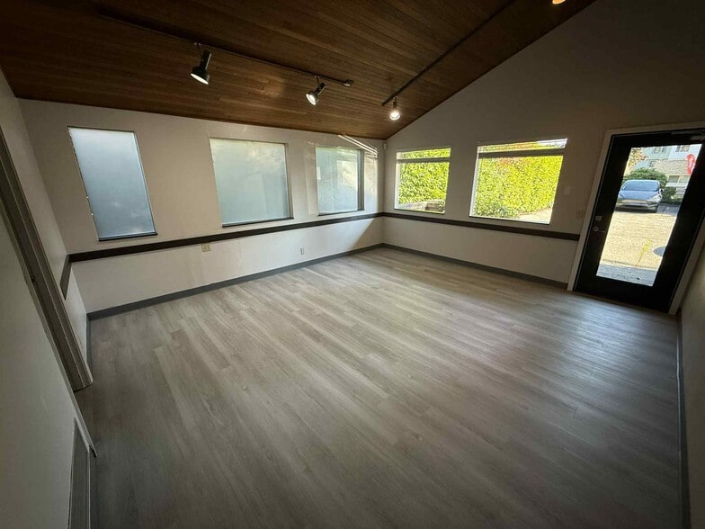 16418 7th Pl W, Lynnwood, WA for lease - Building Photo - Image 3 of 9