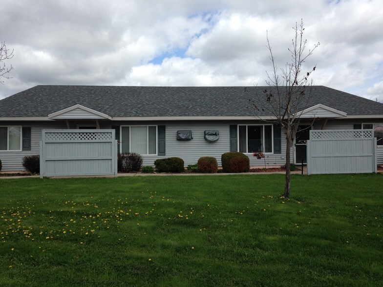 600 N 3rd St S, Abbotsford, WI for sale - Building Photo - Image 1 of 1