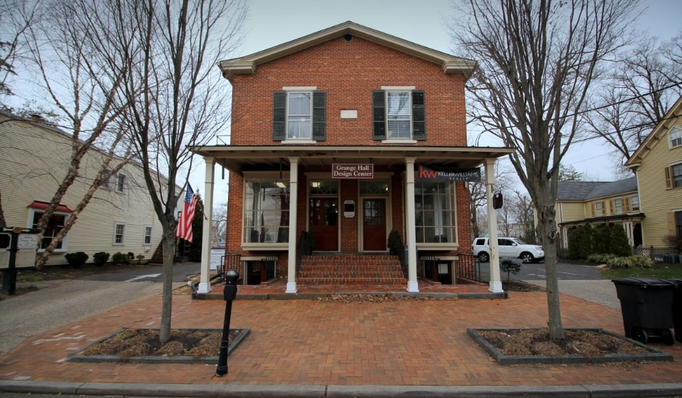 119-123 E Main St, Moorestown, NJ for lease - Building Photo - Image 1 of 15