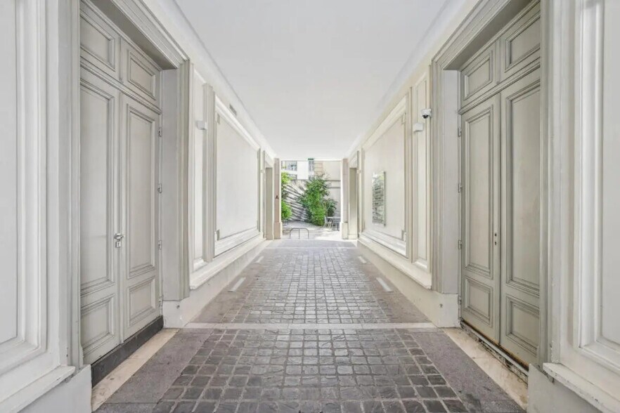 55 Rue De Châteaudun, Paris for lease - Building Photo - Image 3 of 19