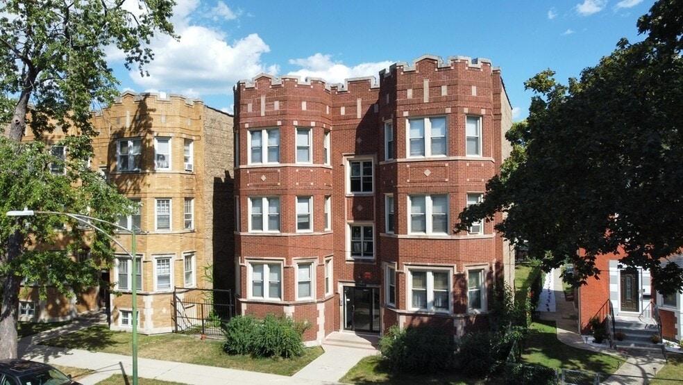 9017 S Bishop St, Chicago, IL for sale - Building Photo - Image 1 of 5