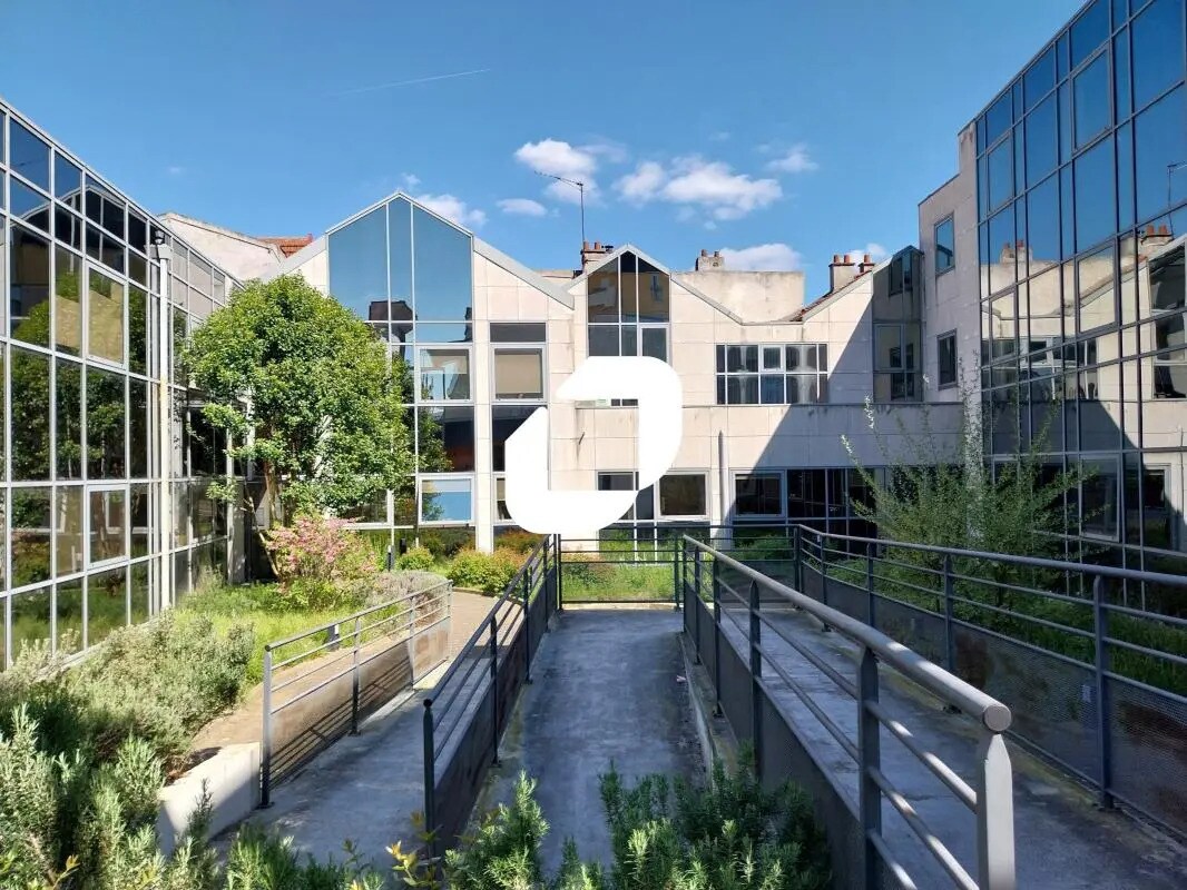 Office in Alfortville for lease Building Photo- Image 1 of 14