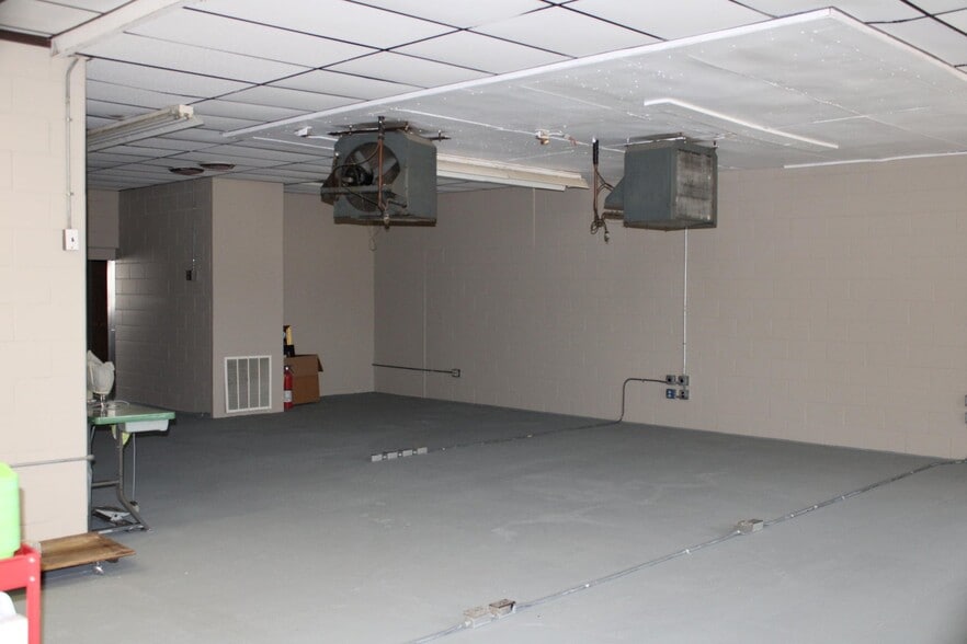 1964 128th Ave, Hopkins, MI for sale - Interior Photo - Image 3 of 7