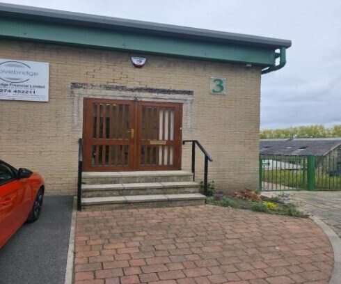 Clyde St, Bingley for lease Building Photo- Image 1 of 2