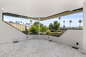 201 N Indian Canyon Dr, Palm Springs, CA for sale Interior Photo- Image 2 of 7