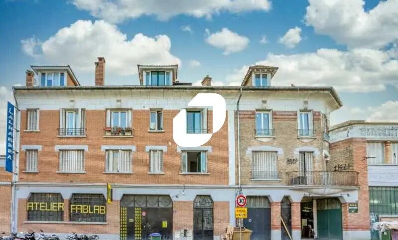 Office in Montreuil for lease Building Photo- Image 1 of 12