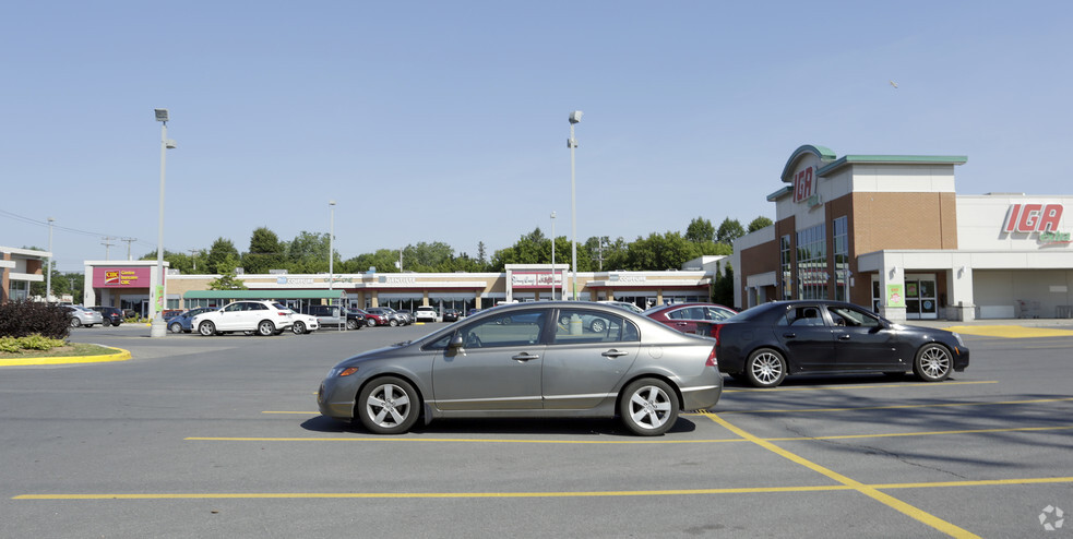 3701-3725 Boul Saint-Charles, Kirkland, QC for lease - Building Photo - Image 2 of 13